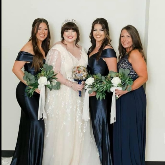 Plus size vintage wedding dress flutter sleeve and open back blush under layer - Picture 9 of 15